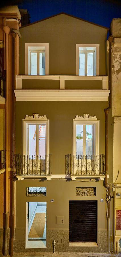 شقة Right House - Indipendent In Characteristic Marina District كالياري المظهر الخارجي الصورة