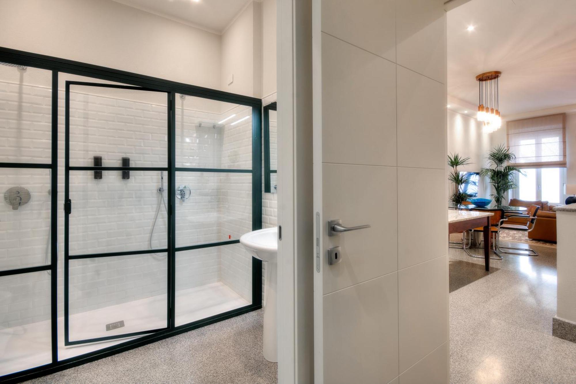 شقة Right House - Indipendent In Characteristic Marina District كالياري المظهر الخارجي الصورة